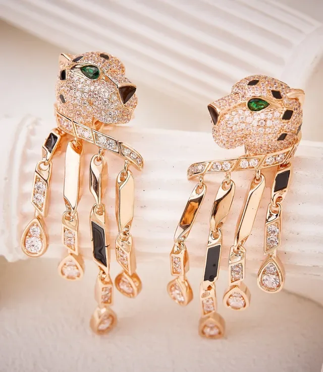 Aretes Cartier Panthère Chandelier Oro Motivo Cabeza de Pantera Verde Diamantes Pavé-Set 2