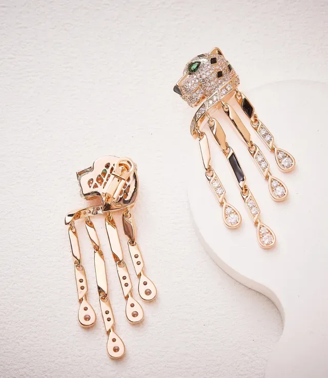Aretes Cartier Panthère Chandelier Oro Motivo Cabeza de Pantera Verde Diamantes Pavé-Set 3