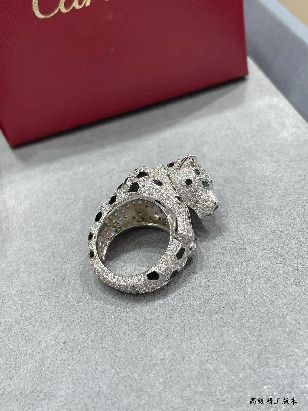 Cartier Panthère Pavé Diamond Onyx Emerald Panther bague 5
