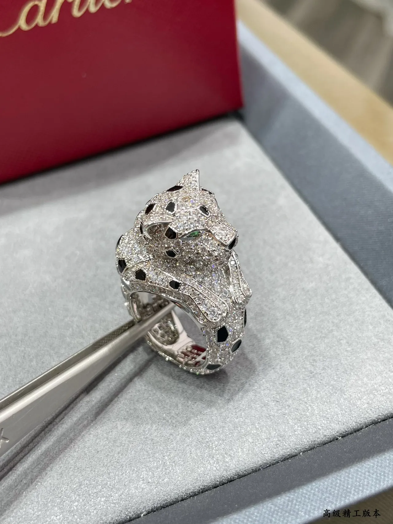 Cartier Panthère Pavé Diamond Onyx Emerald Panther bague 7
