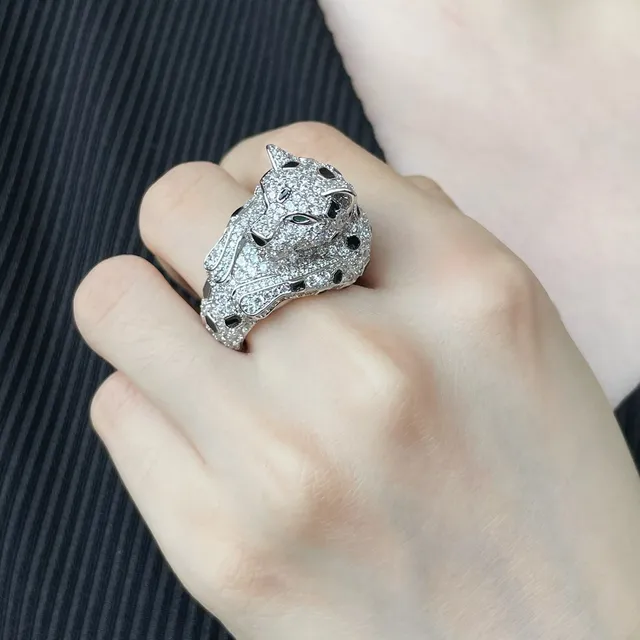 Cartier Panthère Pavé Diamond Onyx Emerald Panther bague 9