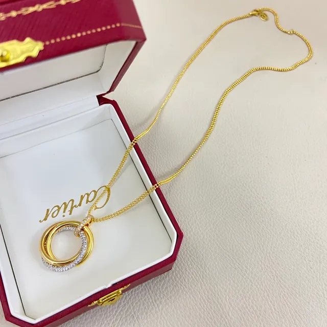 Cartier Trinity Pavé diamants et or bagues entrelacées collier 4