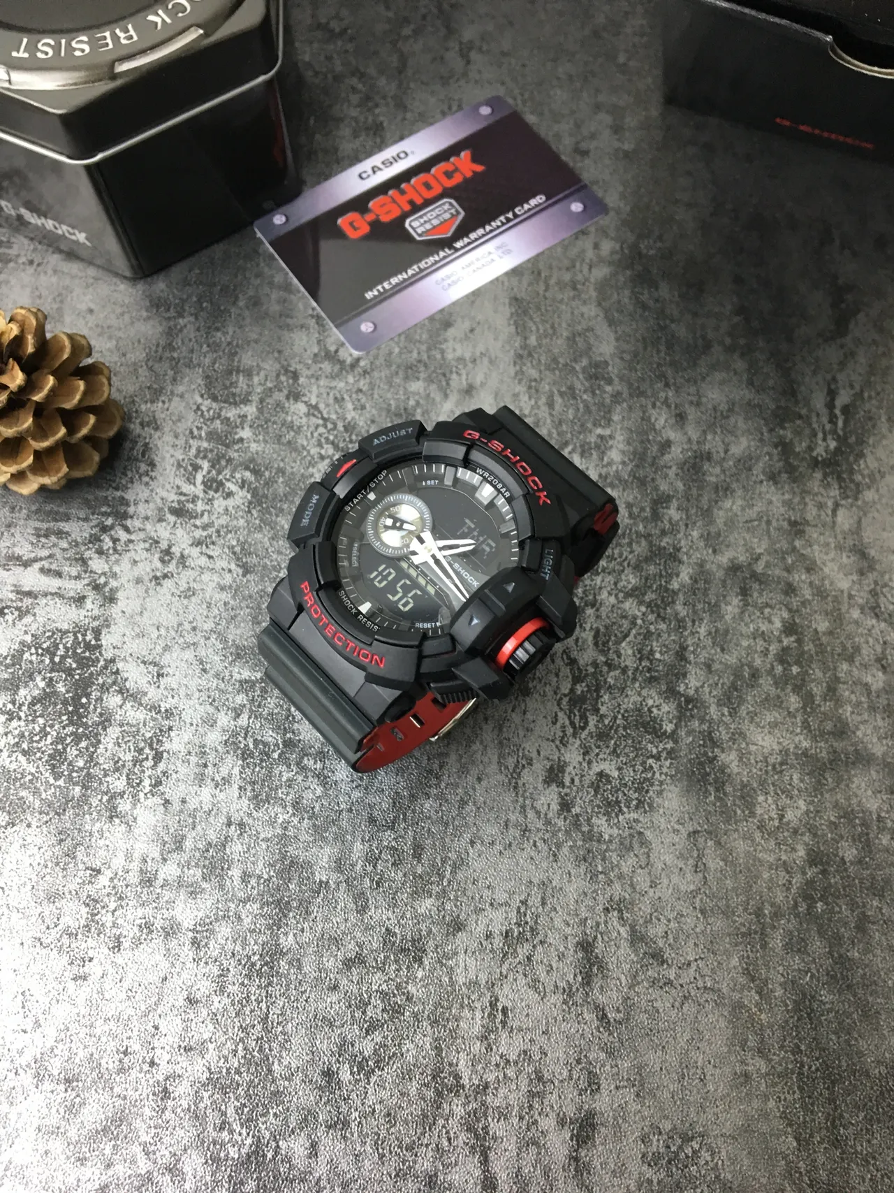 Casio G-Shock GA-100 Noir et Rouge Montre Sportive Analogique-Digitale Robuste 2