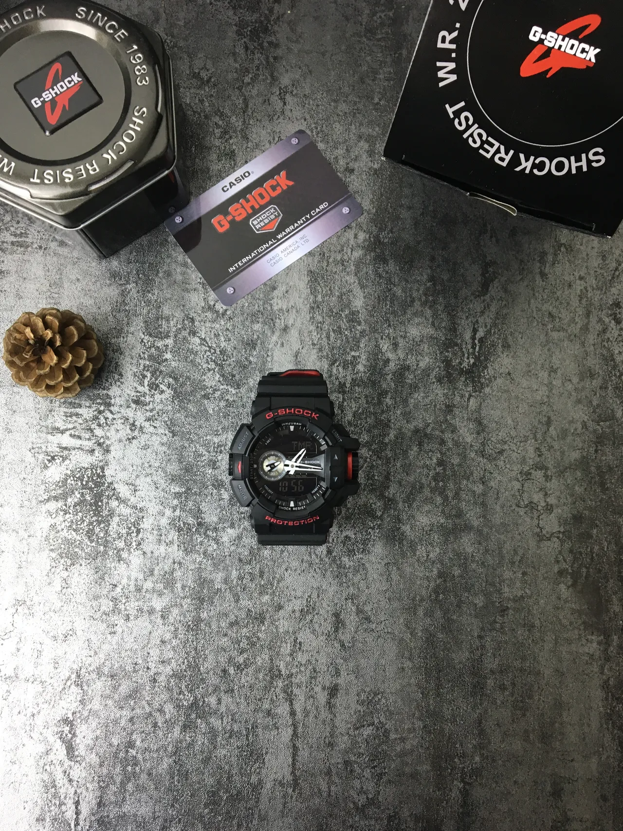 Casio G-Shock GA-100 Noir et Rouge Montre Sportive Analogique-Digitale Robuste 4