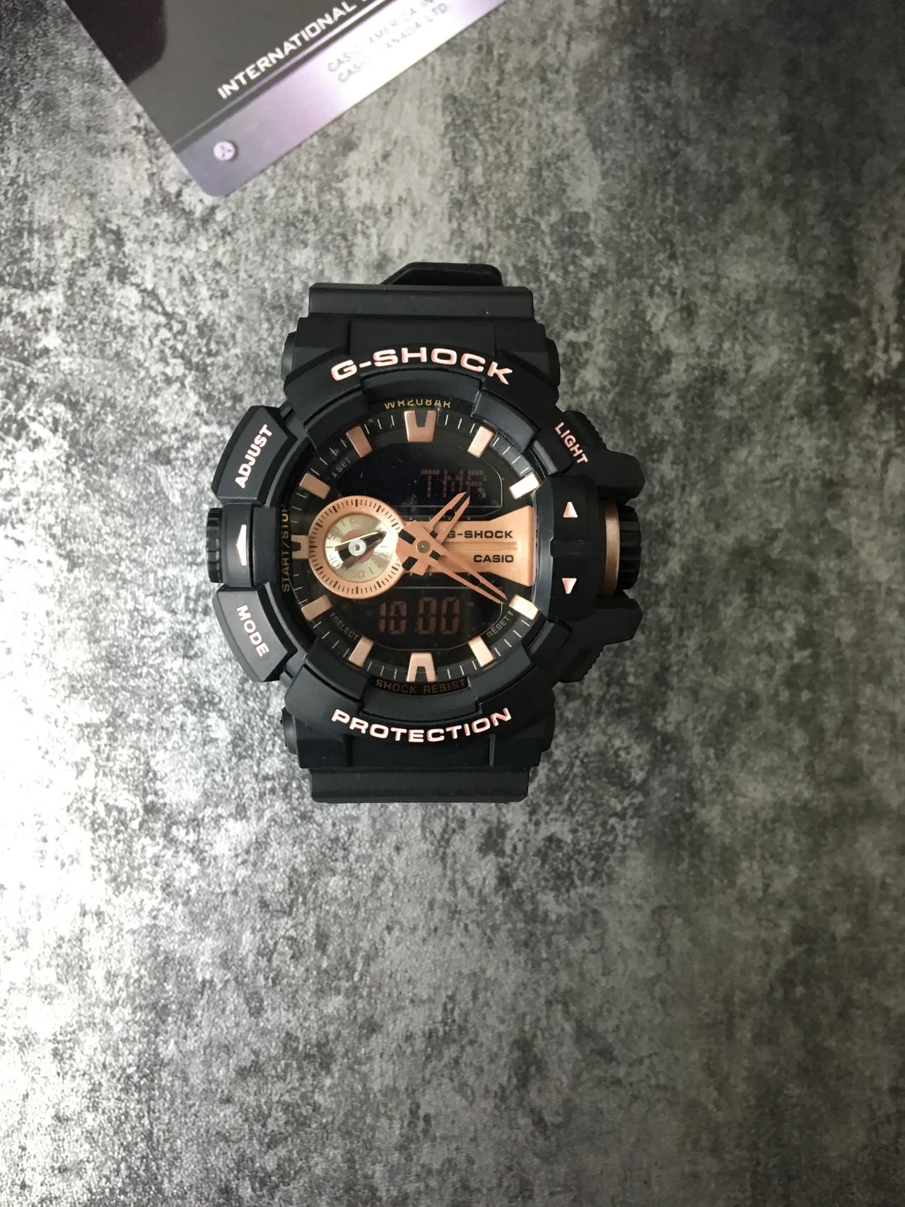 Casio G-Shock GA-100 Noir et Or Rose Montre Sportive 2