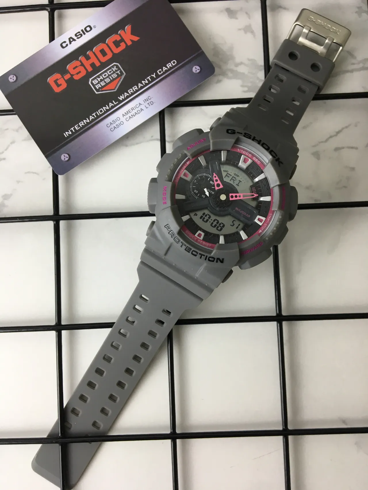 Casio G-Shock GA-100 Gris et Rose Montre Sport 6