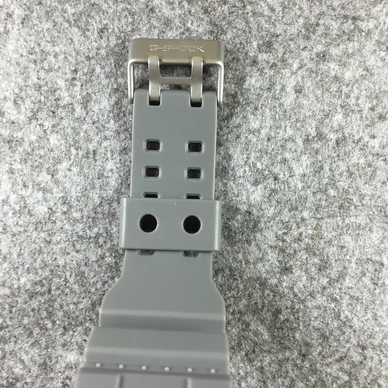 Casio G-Shock GA-100 Gris et Rose Montre Sport 8