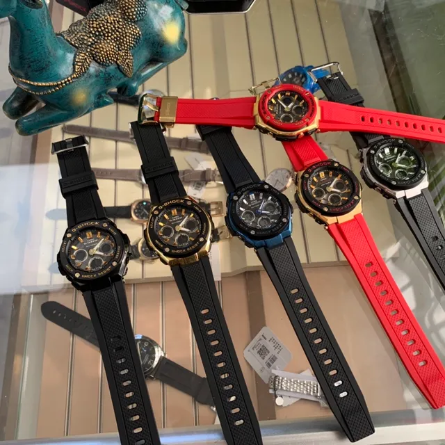 Casio G-Shock GA-2100 Multi Band 6 Rouge et Or Montre Sport 6