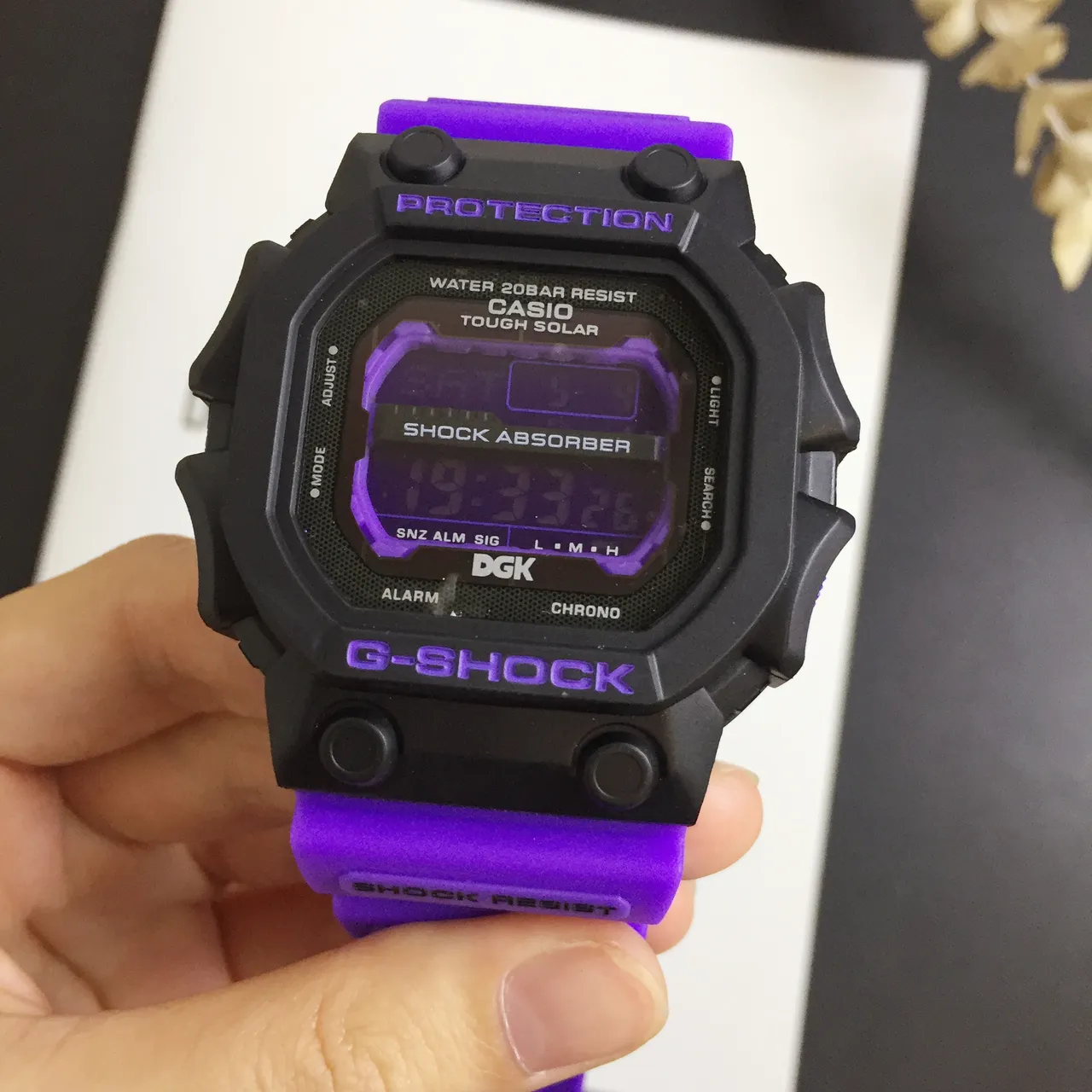 Casio G-Shock GA-2100 x DGK Bracelet violet montre sportive 6