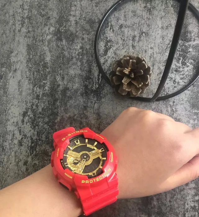 Casio Montre avec Boîtier Résine Bold Couleur Rouge Or Cadran Analogique-Digital 2