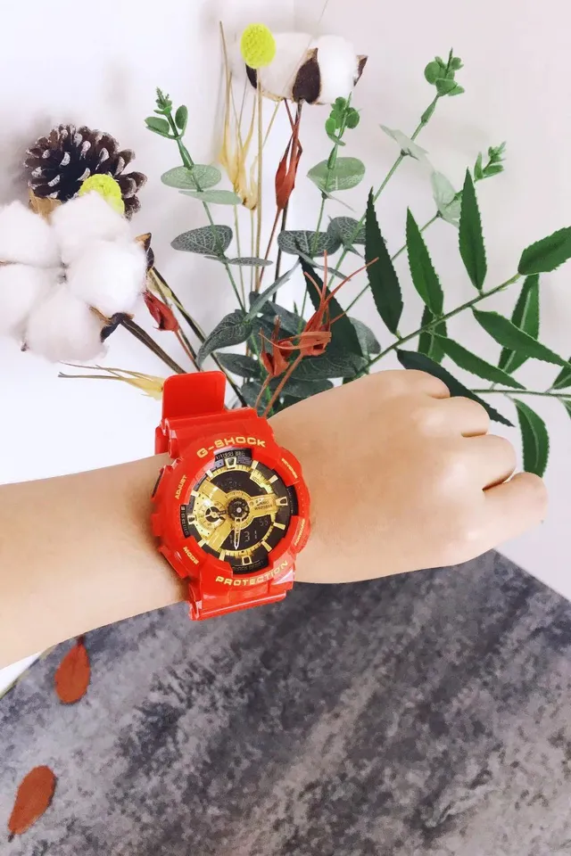 Casio Montre avec Boîtier Résine Bold Couleur Rouge Or Cadran Analogique-Digital 5