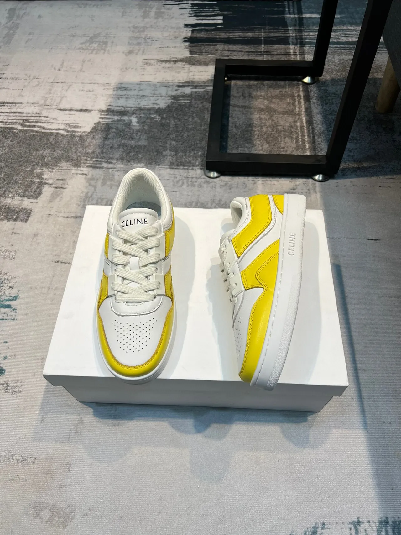 Celine CT-01 Baskets lifestyle jaune et blanc 4
