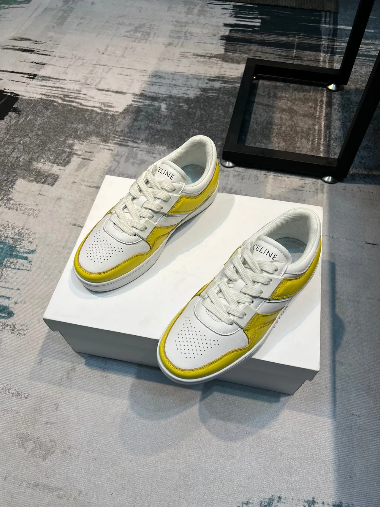 Celine CT-01 Baskets lifestyle jaune et blanc 5