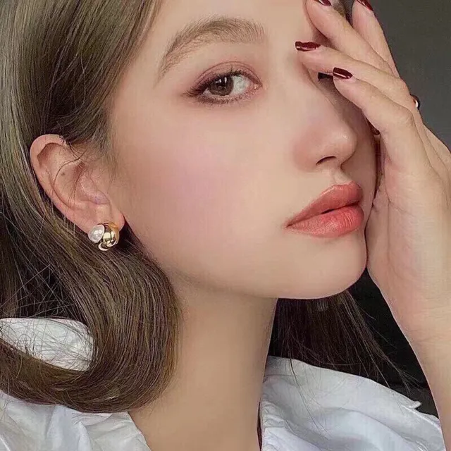 Celine Gold-Tone Oval Pearl Stud Earrings 8