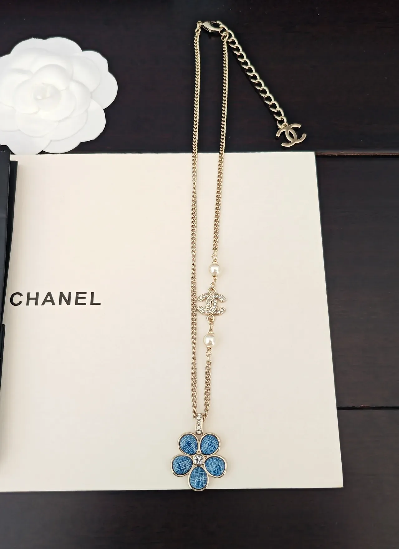 Chanel Collier Bleu Doré Chaîne Curb accents de perles 5