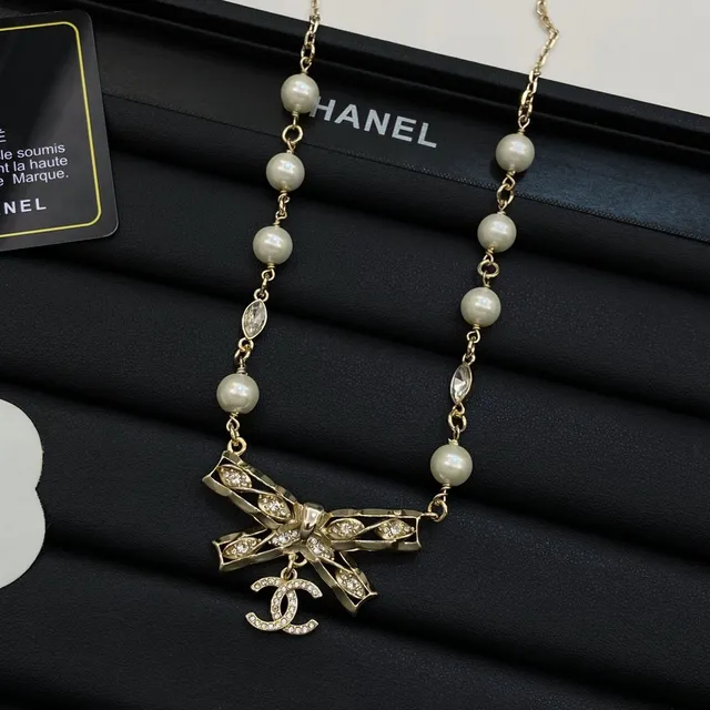 Chanel Bow Gold Beige Pendant Pearl-and-Crystal Chain Necklace 2