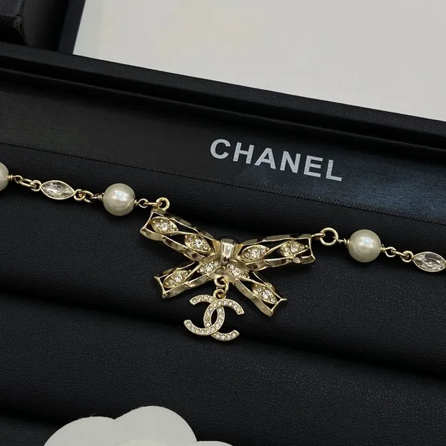 Chanel Bow Gold Beige Pendant Pearl-and-Crystal Chain Necklace 6