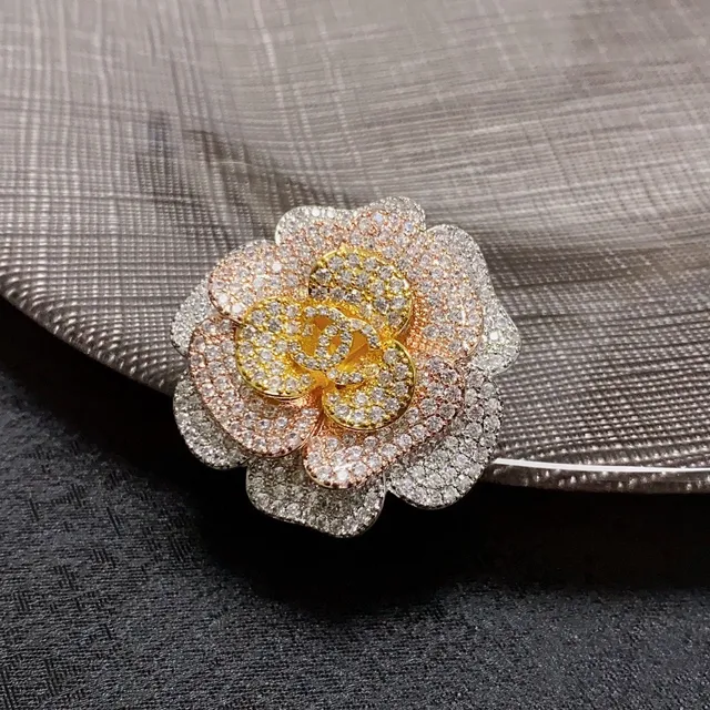 Chanel Camélia Pave Cristal et Métal bicolore Broche 4