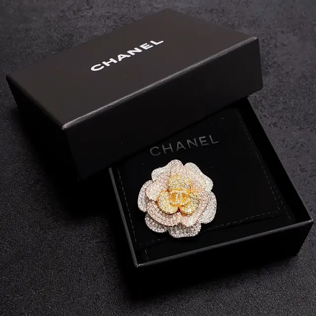 Chanel Camélia Pave Cristal et Métal bicolore Broche 5