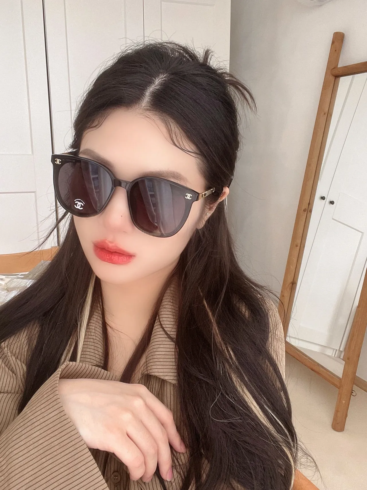 Chanel Cat-Eye White Frame Gradient Brown Lens Sunglasses 2