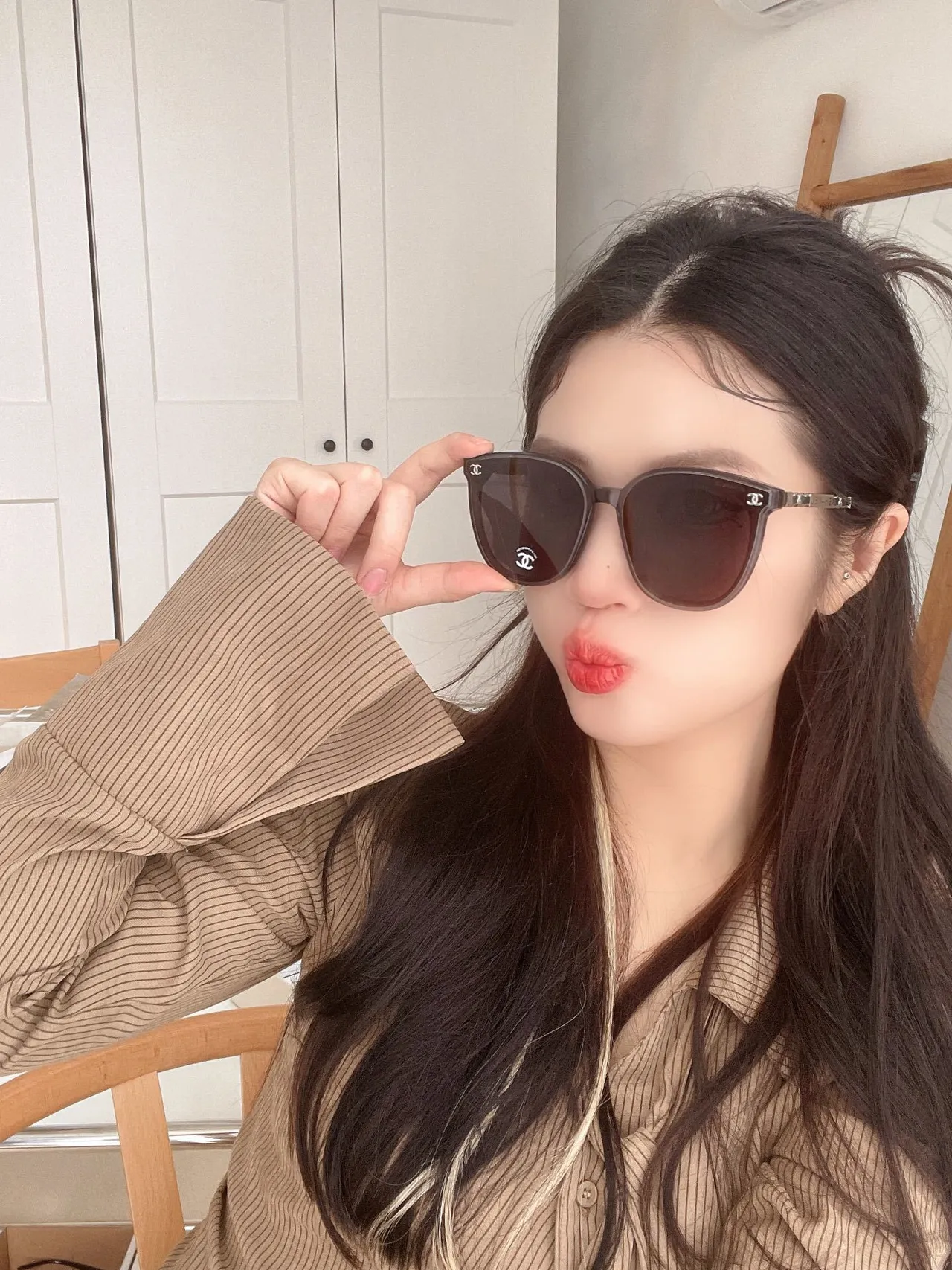 Chanel Cat-Eye White Frame Gradient Brown Lens Sunglasses 5