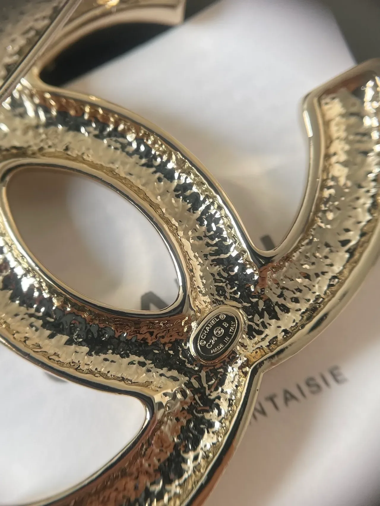 Broche Chanel CC Doré Pavé Cristal 2
