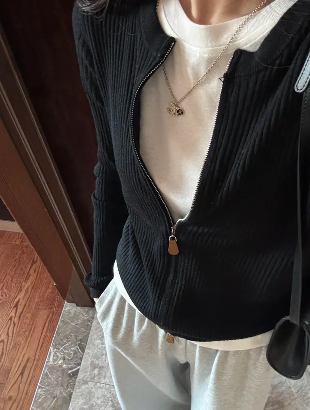 Chanel CC Camellia Crystal and Enamel Necklace 2