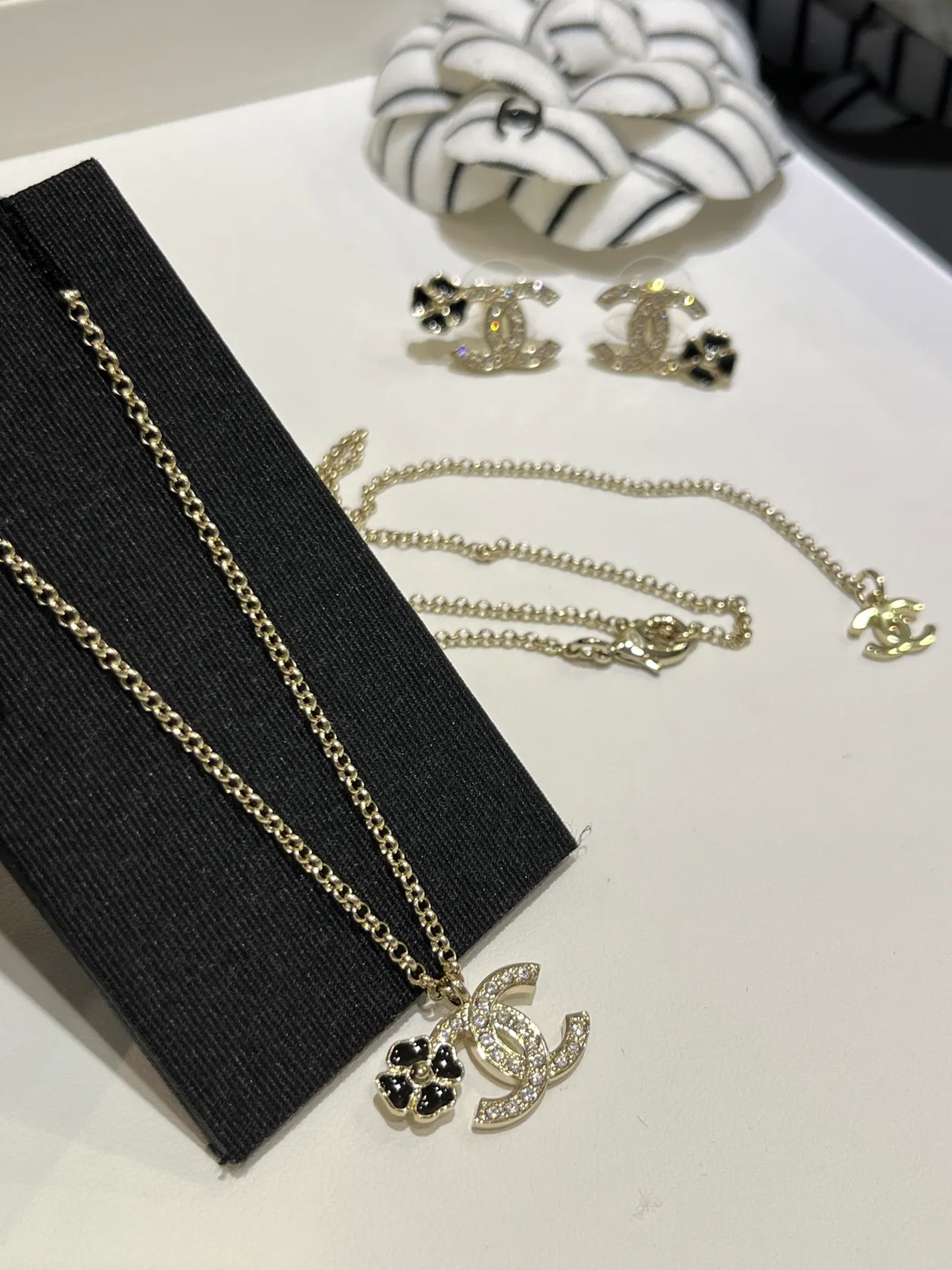 Chanel CC Camellia Crystal and Enamel Necklace 5