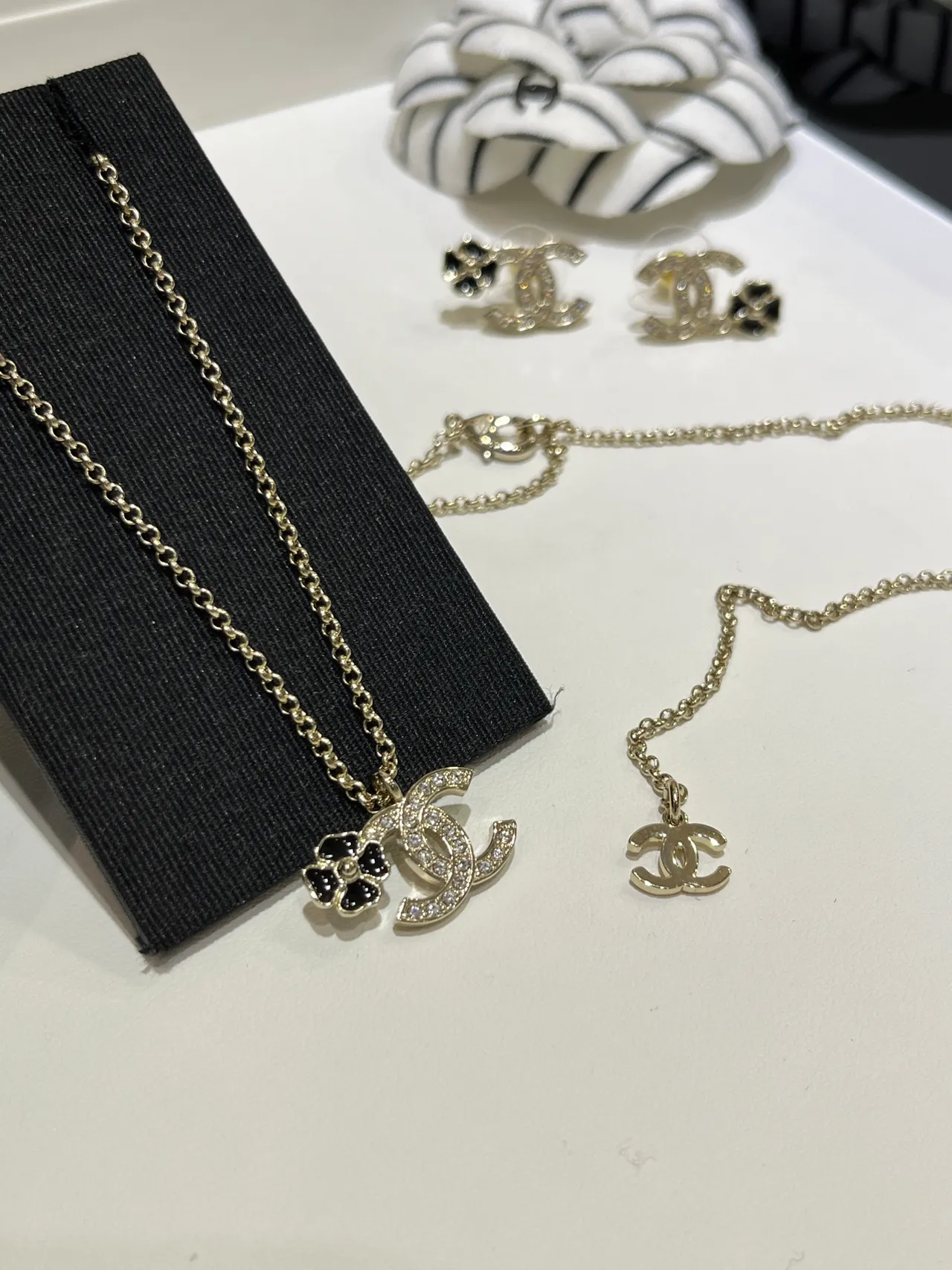 Chanel CC Camellia Crystal and Enamel Necklace 7