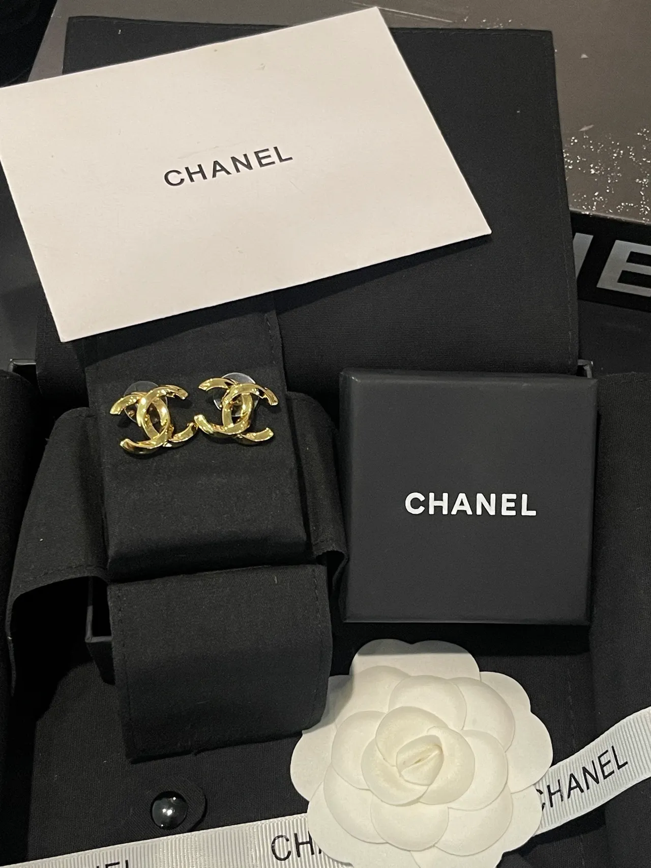 Chanel CC Gold Black Interlocking Logo Polished Earrings 9