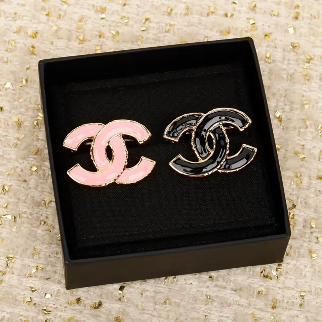 Chanel CC Logo Brincos Preto e Rosa Esmalte Metal Dourado 6