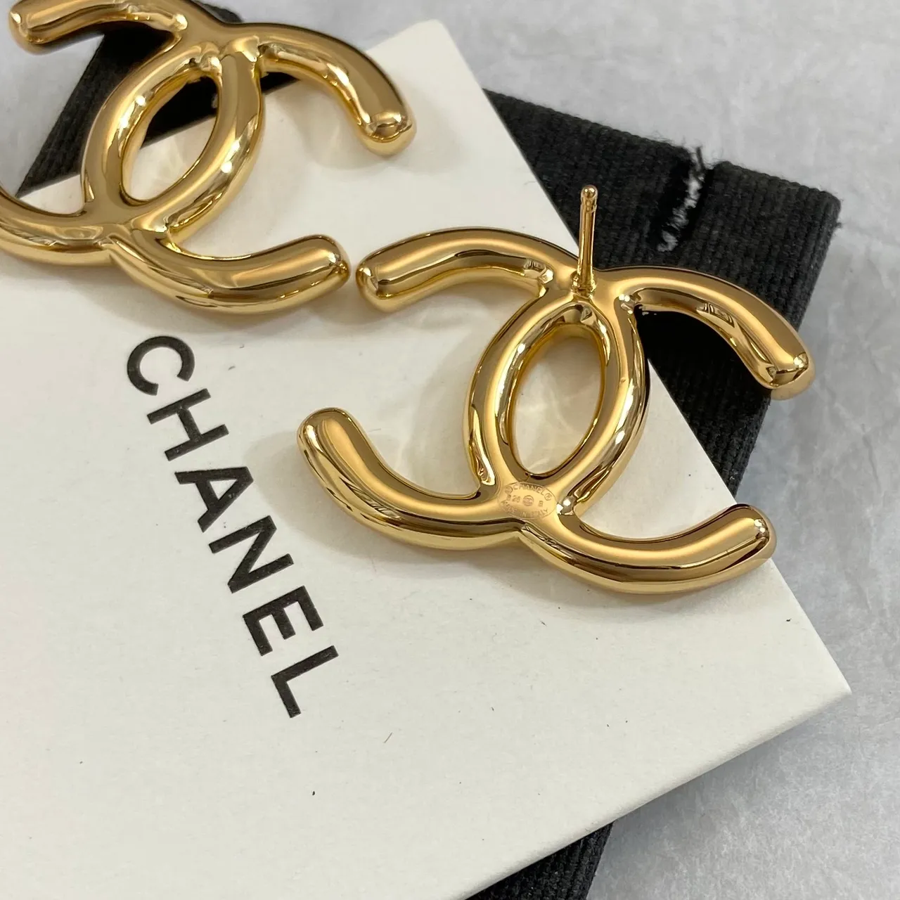 Chanel CC Logo Gold-Tone Earrings 2