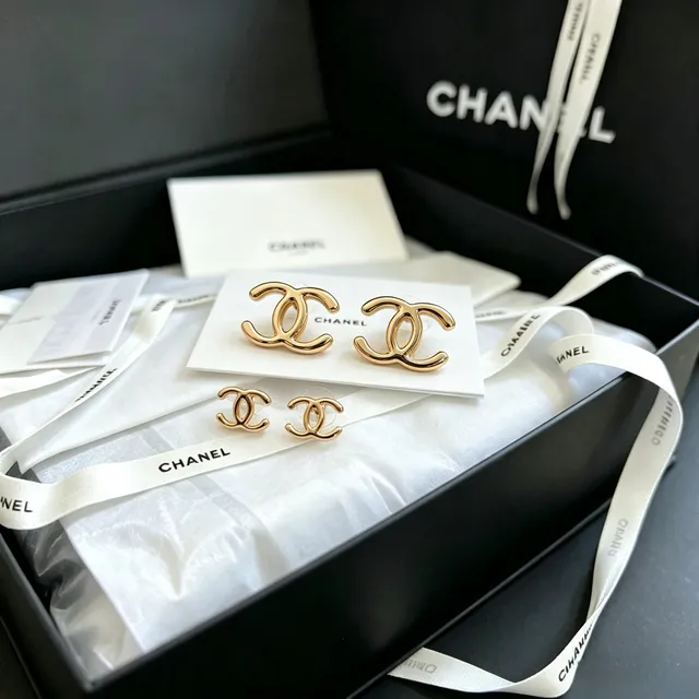 Chanel CC Logo Gold-Tone Earrings 5