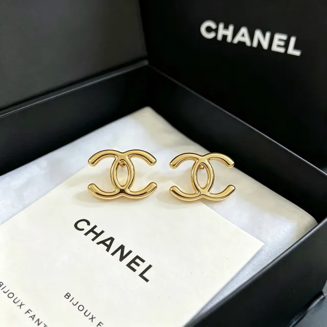 Chanel CC Logo Gold-Tone Earrings 8