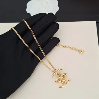 Chanel CC Logo Necklace Gold Curb Chain Interlocking Pendant Necklace