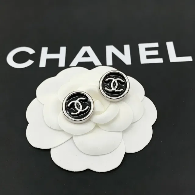 Chanel CC Logo Stud Black Silver Round Enamel Face Earrings 4