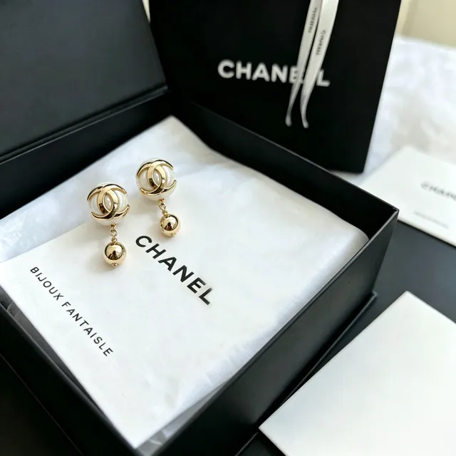 Chanel CC Pearl Drop White Gold Interlocking Logo Sphere Stud Earrings 5