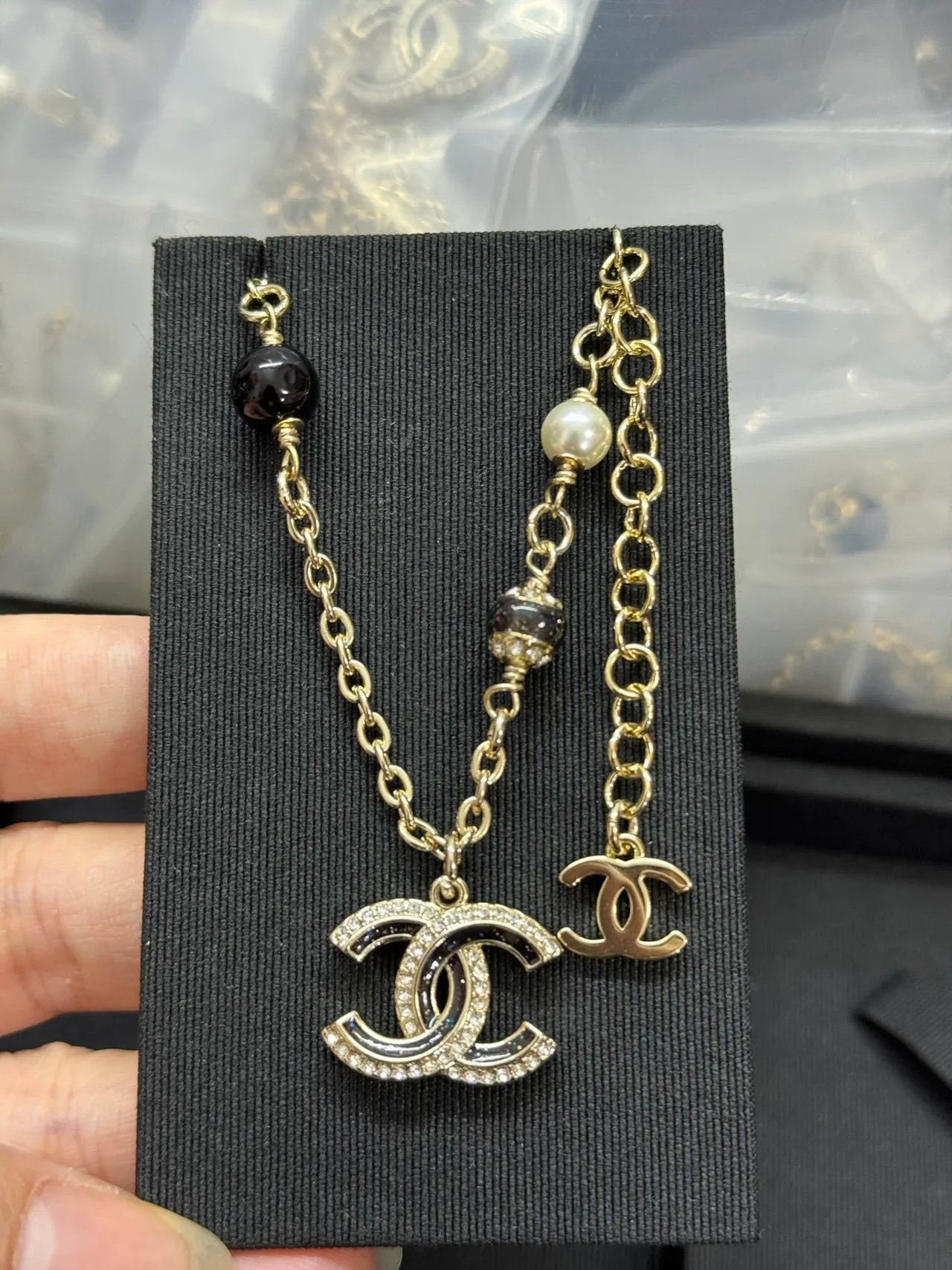 Chanel CC Colar com pingente Corrente dourada preta Colar com pingentes duplos 9