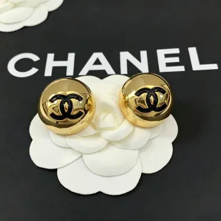 Chanel CC Stud सुनहरा काला गोल कर्णफूल