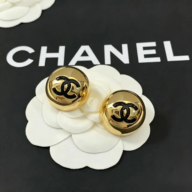 Chanel CC Stud Gold Black Round Earrings 6