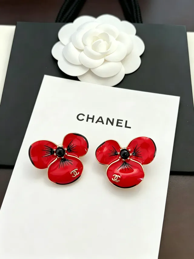 Chanel Boucles d'oreilles Florale Coquelicot Rouge Noir Brillant Émail Silhouette 11