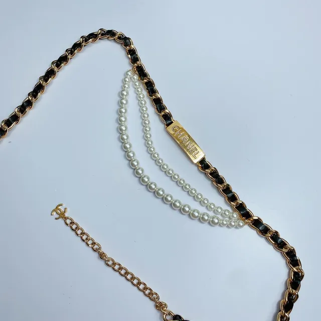 Chanel حقيبة الخصر جلدية ذهبية سوداء سلسلة متشابكة بأسلوب الموضة 3