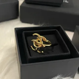 Chanel 金黑 交错 CC 图案 抛光 戒指