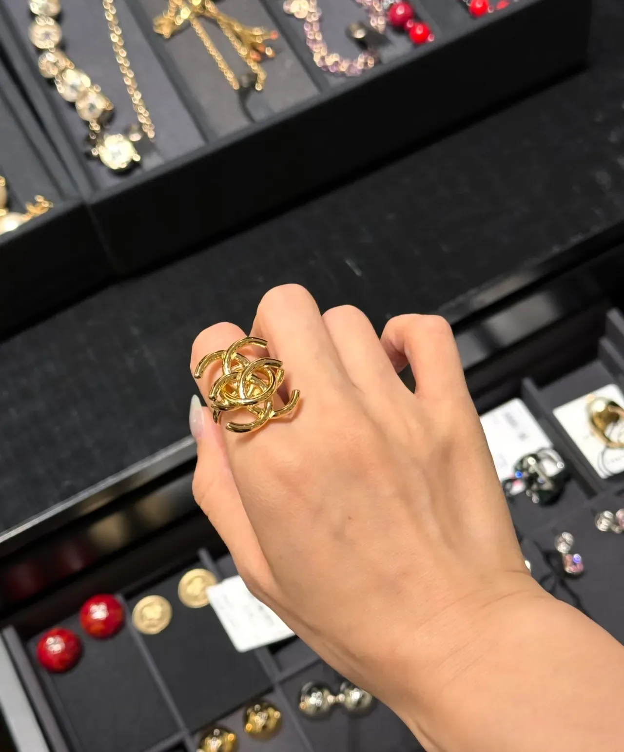 Chanel Gold Black Interlocking CC Motif Polished Ring 9