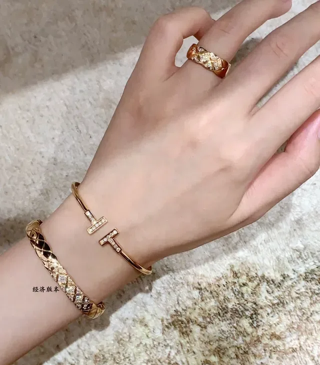 Chanel Bracelet Or Argent Motif Diamant Quilté Pavé Cristal Enlay 9