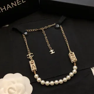 Chanel गोल्ड व्हाइट चेन नकली मोती स्ट्रैंड नेकलेस