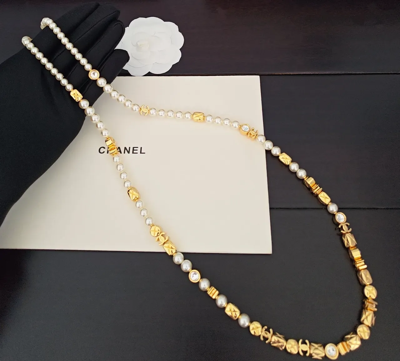 Colar Chanel Ouro Branco Duplo Pérolas e Contas 3