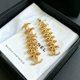 Chanel 互锁 CC 链坠耳环
