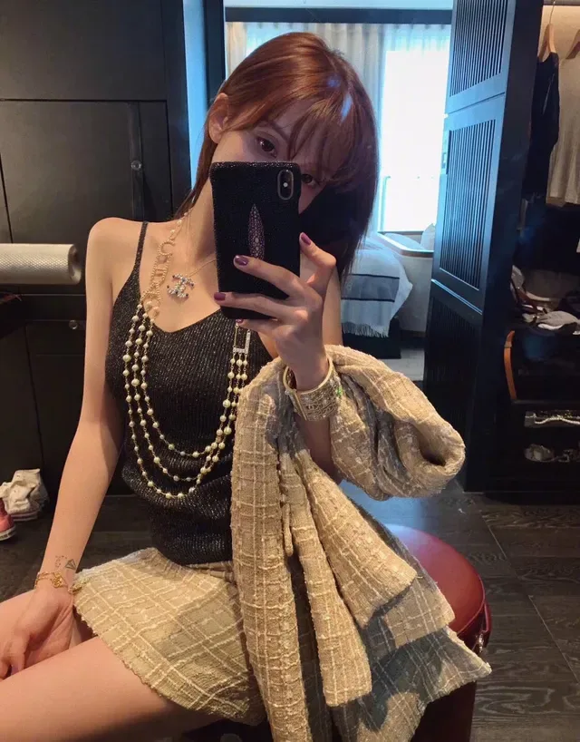 Collier Chanel Logo Perle Beige Or Multi-Strand 2