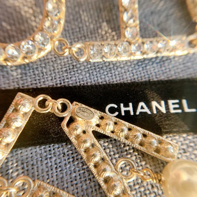 Collier Chanel Logo Perle Beige Or Multi-Strand 5